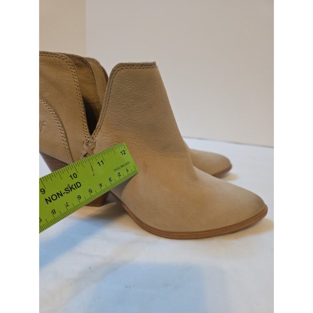 Frye Boots Women 7.5M Reina Cut Out Ankle Bootie Taupe Poined Toe Cuban 3478394 - Picture 9 of 16